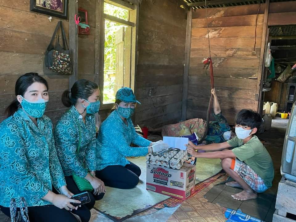 Lagi, TP PKK Kubar Bantu Dua Keluarga, Di Barong Tongkok dan Linggang Bigung